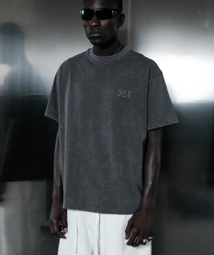 DAY' Kabartma Yazı Detaylı Yıkamalı T-Shirt